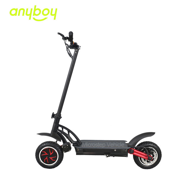 Carregando scooter elétrico de acionamento duplo para adultos